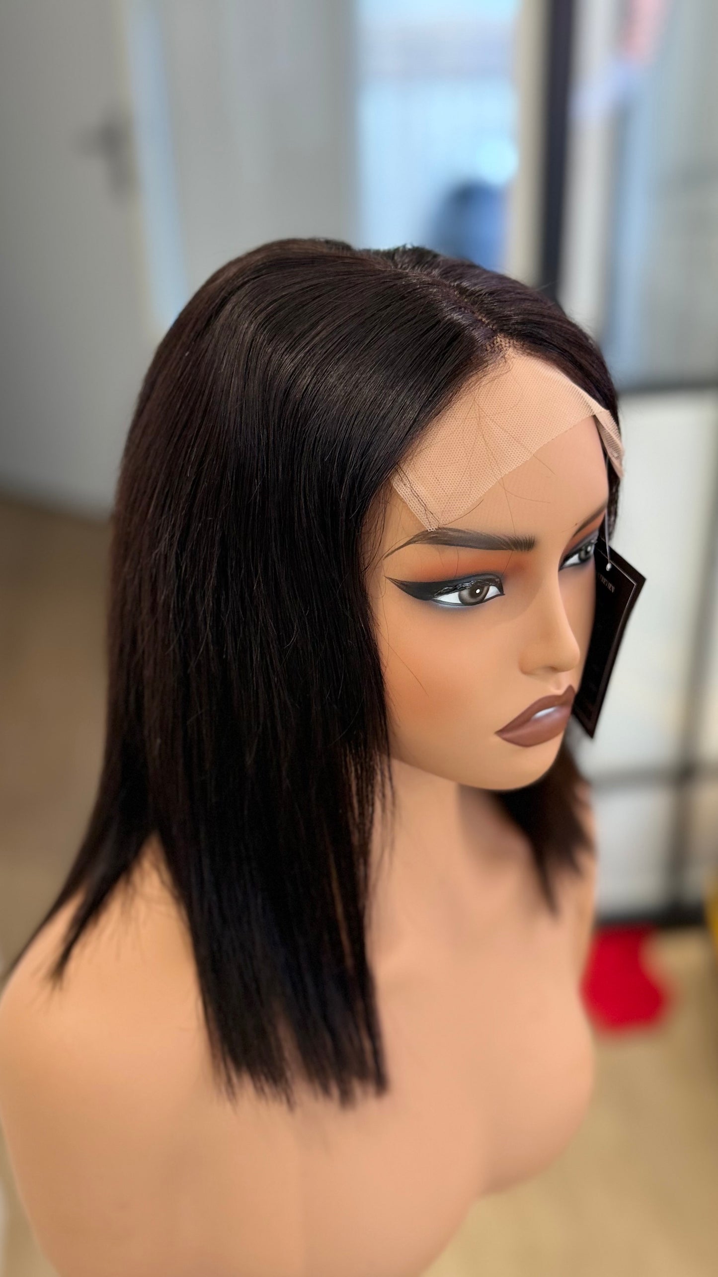 Luna – Bob Plongeant Lisse Noir Lace Transparente Glueless